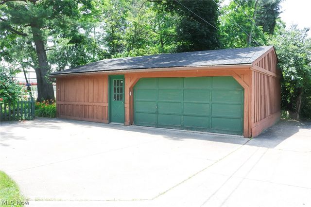10556 E River Rd., Columbia Station, OH 44035