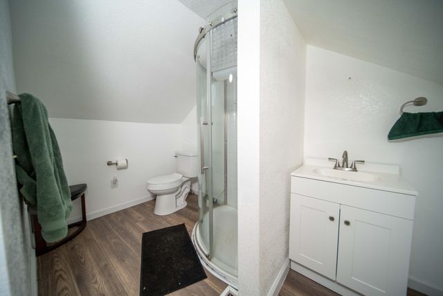 179 N Acacia Street, Woodlake, CA 93286