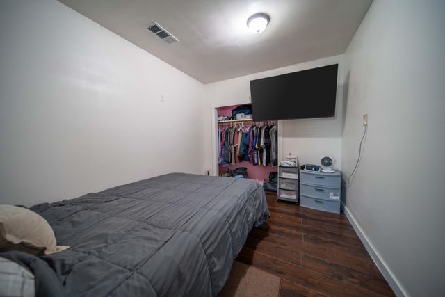 179 N Acacia Street, Woodlake, CA 93286