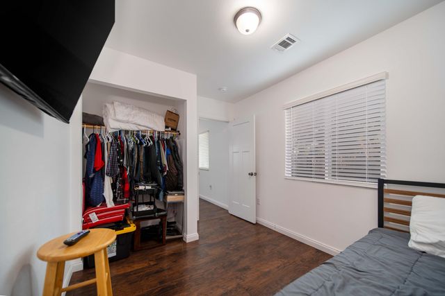 179 N Acacia Street, Woodlake, CA 93286