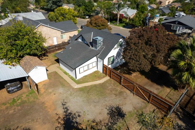 179 N Acacia Street, Woodlake, CA 93286