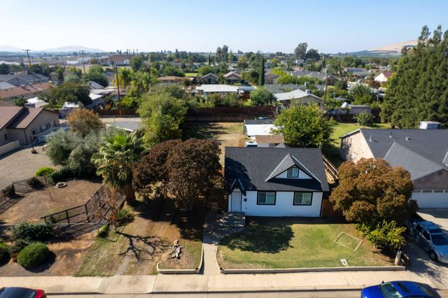 179 N Acacia Street, Woodlake, CA 93286