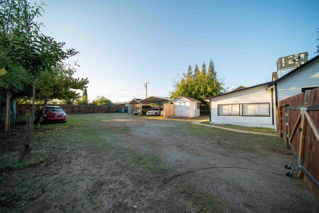 179 N Acacia Street, Woodlake, CA 93286