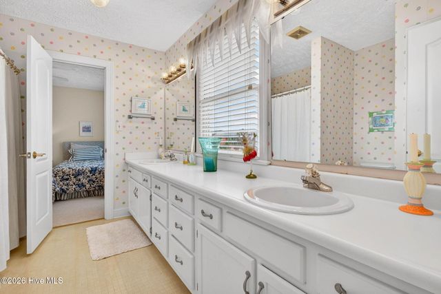 33 Raeford Street, Ocean Isle Beach, NC 28469
