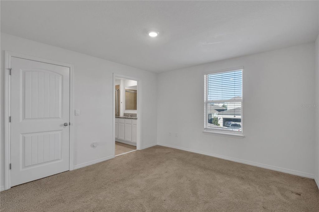 Image 27 of property listing at 12043 HOLYSTONE STREET, Winter Garden, FL 34787