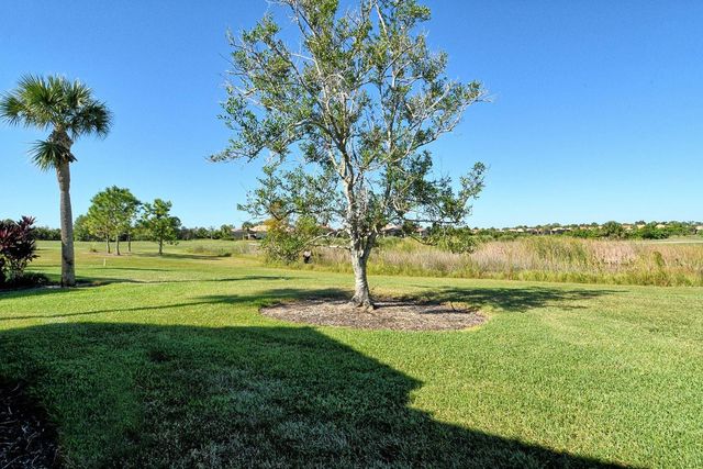 462 MONTELLUNA DRIVE 4, North Venice, FL 34275
