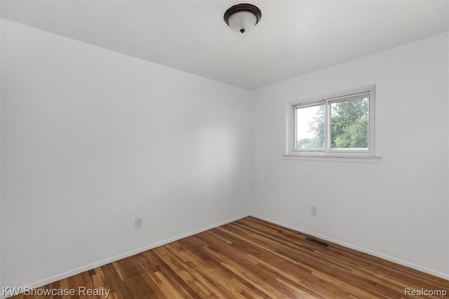 32116 Palmer Road, Westland, MI 48186