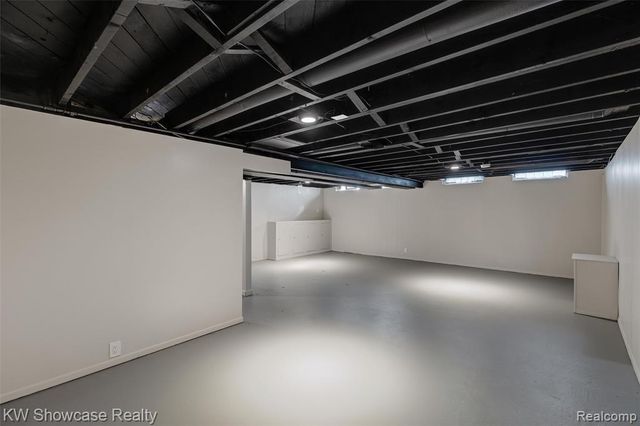 32116 Palmer Road, Westland, MI 48186