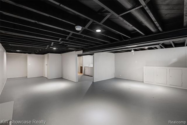 32116 Palmer Road, Westland, MI 48186