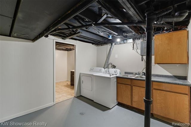 32116 Palmer Road, Westland, MI 48186