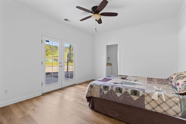 217 Poker Flat Rd, Copperopolis, CA 95228