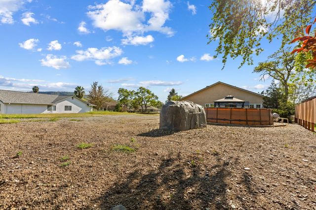 217 Poker Flat Rd, Copperopolis, CA 95228