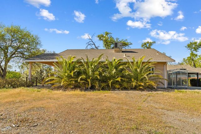 217 Poker Flat Rd, Copperopolis, CA 95228