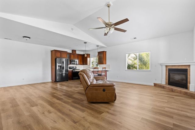 217 Poker Flat Rd, Copperopolis, CA 95228