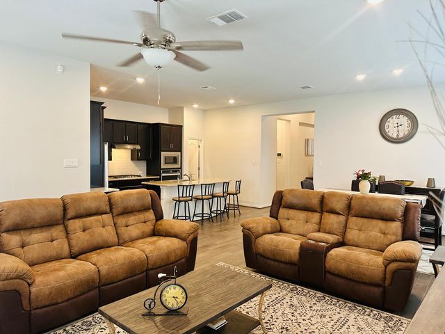 862 Leadtree LOOP, Buda, TX 78610