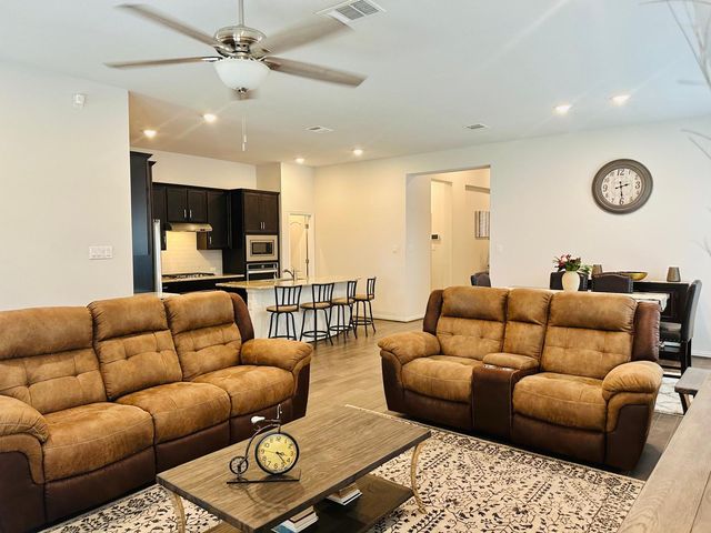 862 Leadtree LOOP, Buda, TX 78610