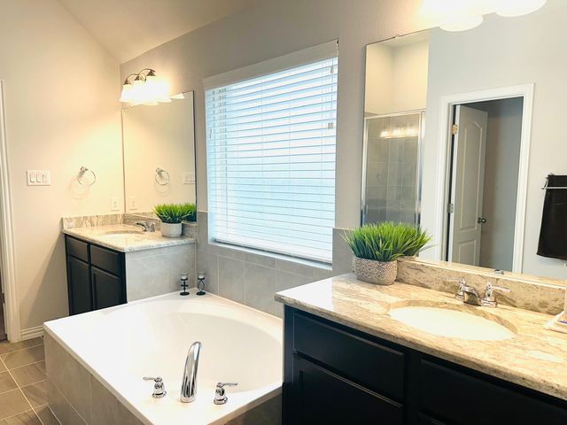 862 Leadtree LOOP, Buda, TX 78610