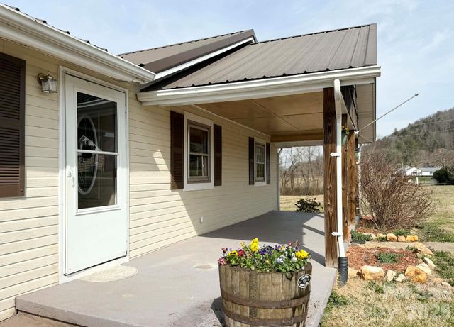 2742 Hwy 268 Highway, Lenoir, NC 28645