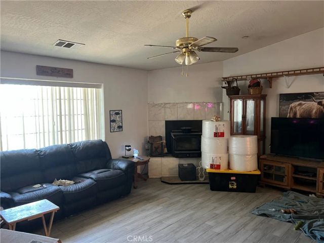 2825 Del Rosa Road, Phelan, CA 92371
