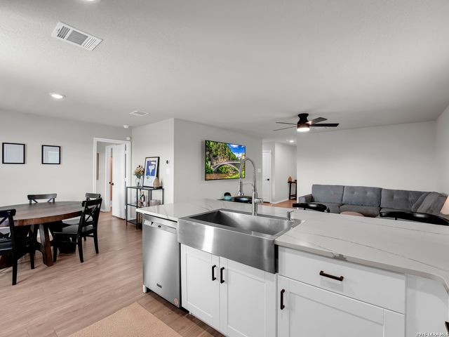 2828 Rosefinch, New Braunfels, TX 78130