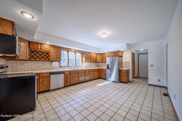 5 Maverick Terrace, Woodstock, NY 12498