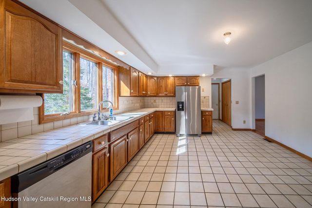 5 Maverick Terrace, Woodstock, NY 12498