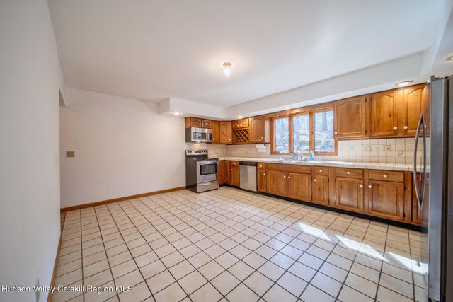 5 Maverick Terrace, Woodstock, NY 12498