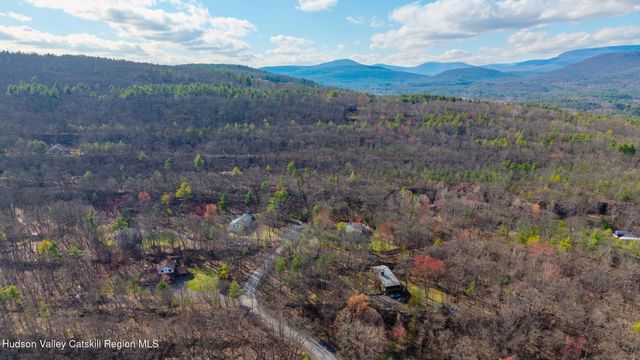 5 Maverick Terrace, Woodstock, NY 12498