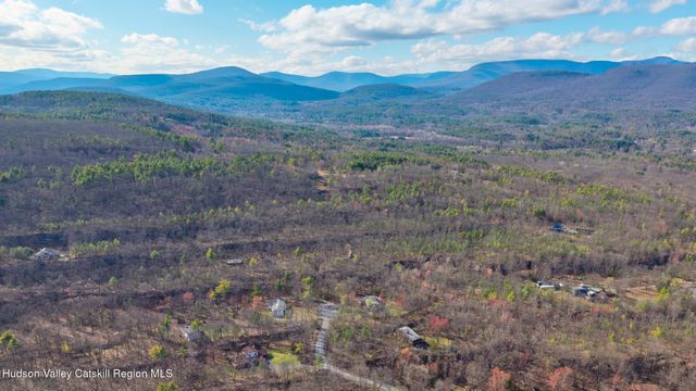 5 Maverick Terrace, Woodstock, NY 12498