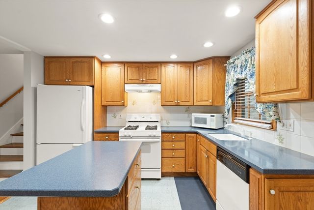 17 Gallows Hill Rd., Salem, MA 01970