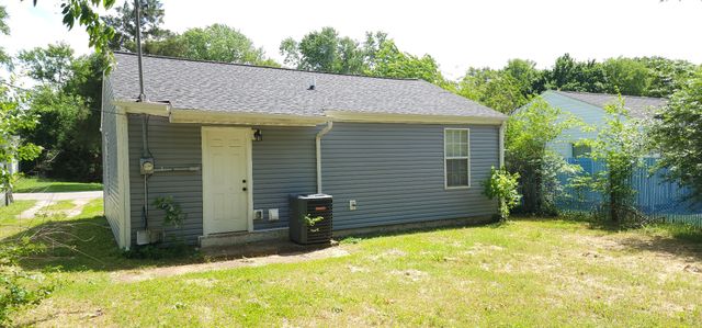 305 Burch Rd, Clarksville, TN 37042