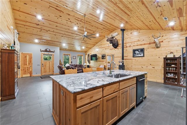 13520 Gooseberry Road, Bentonville, AR 72712