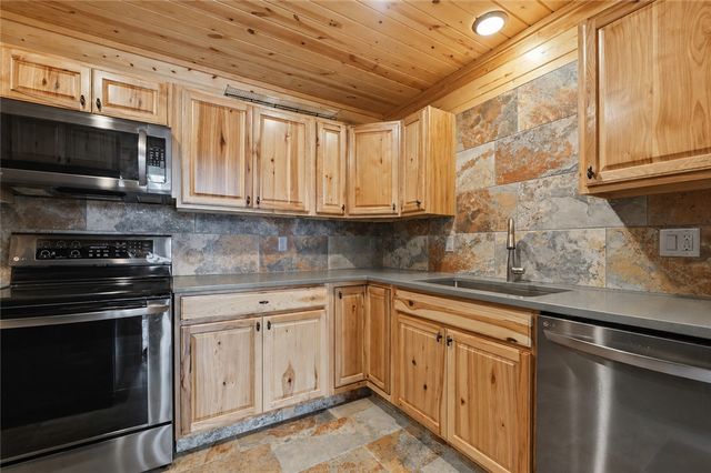 13520 Gooseberry Road, Bentonville, AR 72712