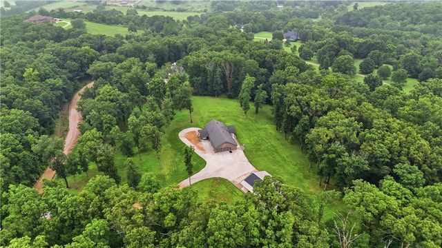 13520 Gooseberry Road, Bentonville, AR 72712