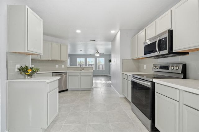 1706 Teal Bend Court, Fresno, TX 77545