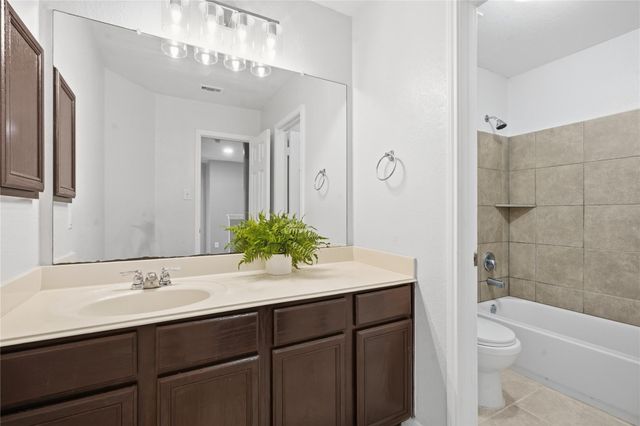 1706 Teal Bend Court, Fresno, TX 77545