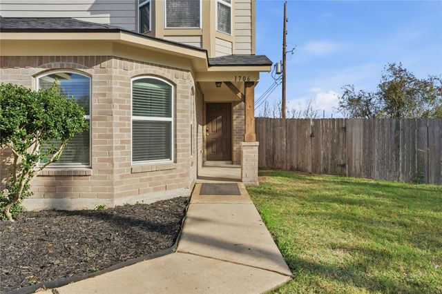 1706 Teal Bend Court, Fresno, TX 77545