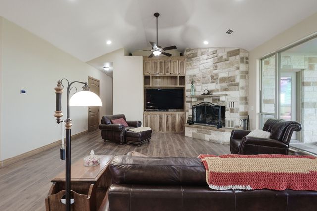 5450 County Road 101, Lampasas, TX 76550