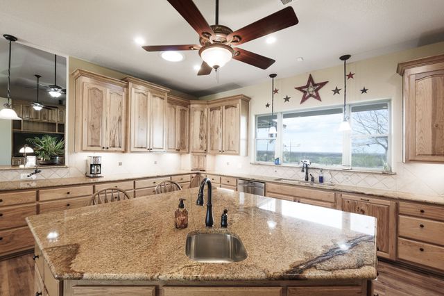 5450 County Road 101, Lampasas, TX 76550