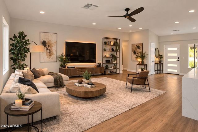 116 E HELENA Drive, Phoenix, AZ 85022