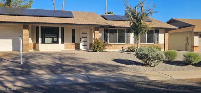 116 E HELENA Drive, Phoenix, AZ 85022