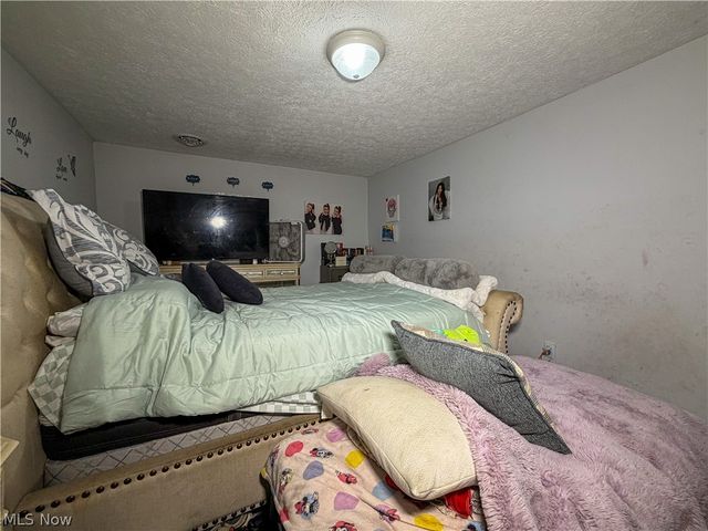 4615 Harrison Avenue NW, Canton, OH 44709