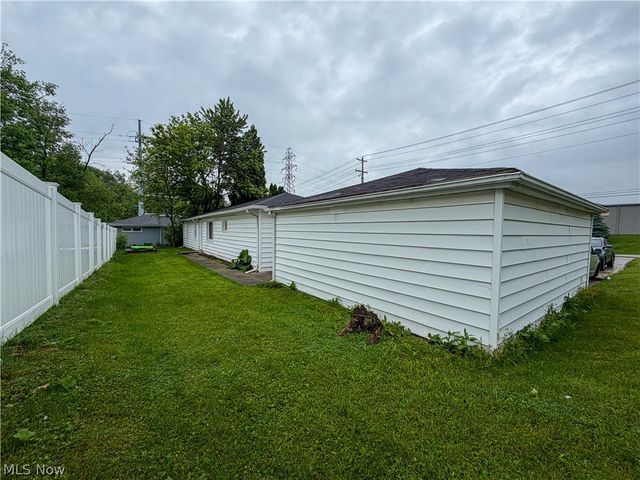 4615 Harrison Avenue NW, Canton, OH 44709