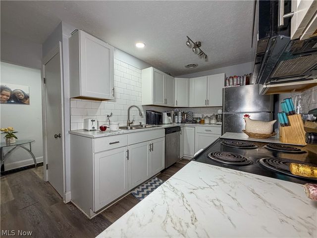 4615 Harrison Avenue NW, Canton, OH 44709