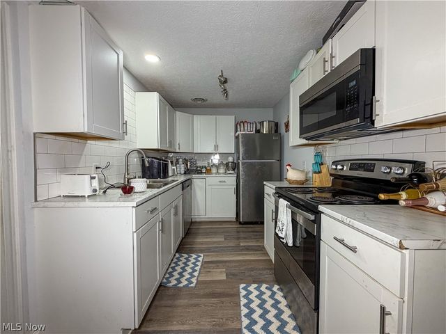 4615 Harrison Avenue NW, Canton, OH 44709