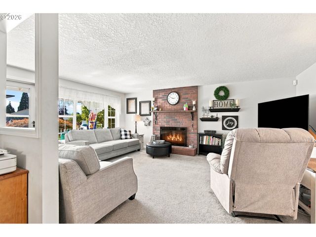 12439 BLUE RIDGE Dr, Oregon City, OR 97045