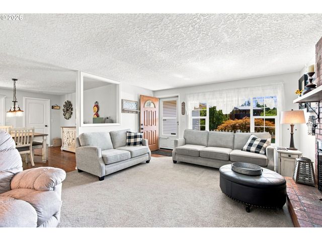 12439 BLUE RIDGE Dr, Oregon City, OR 97045