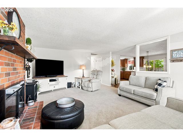 12439 BLUE RIDGE Dr, Oregon City, OR 97045