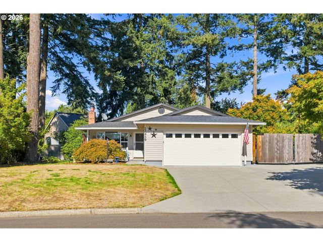 12439 BLUE RIDGE Dr, Oregon City, OR 97045