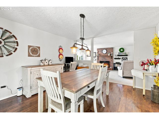12439 BLUE RIDGE Dr, Oregon City, OR 97045